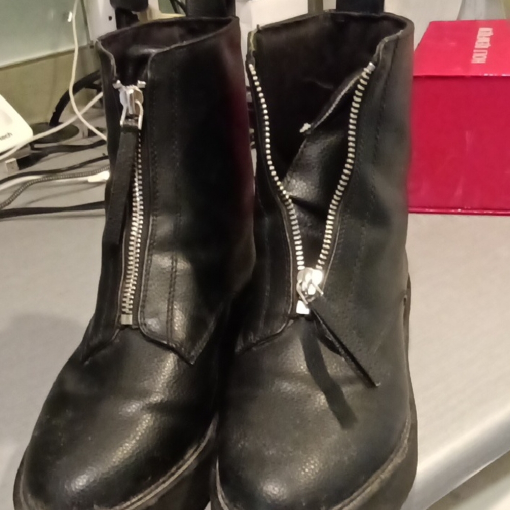 H&M Black Ankle Boots with Elastic Panels
